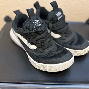UltraRange Women’s Black Vans Size 7